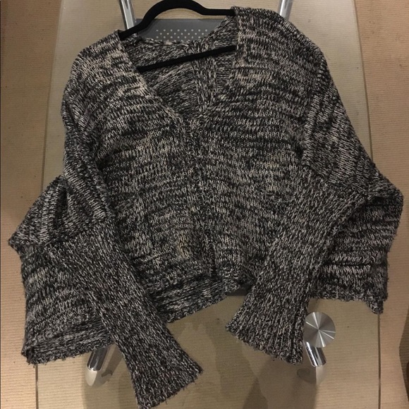 Brandy Melville Knitted Sweater - Picture 1 of 2